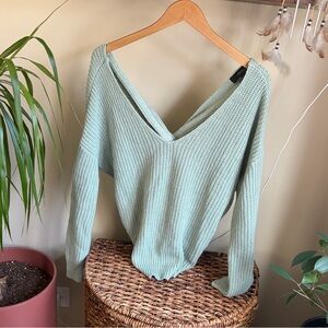 💼 Forever 21 Twist Back Mint Sweater